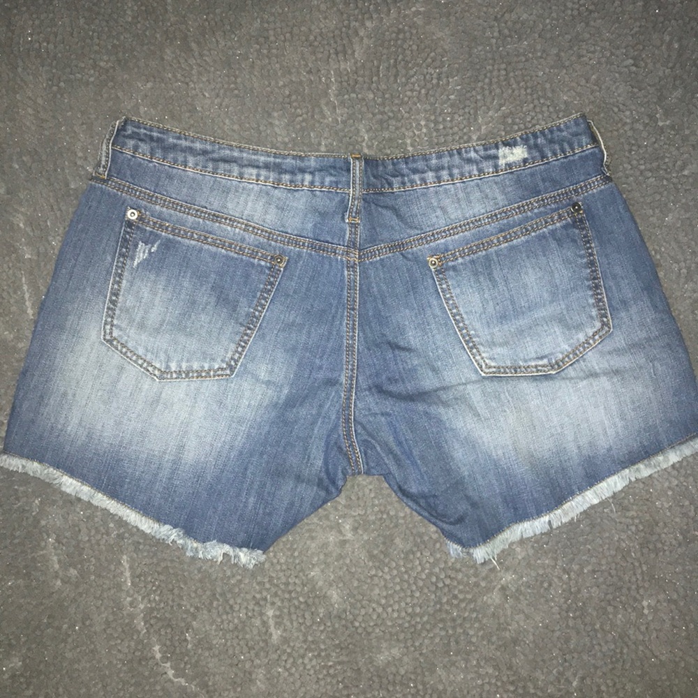 Shorts - Picture 2 of 2